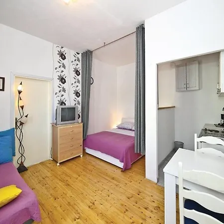 Apartment Halilovi - *